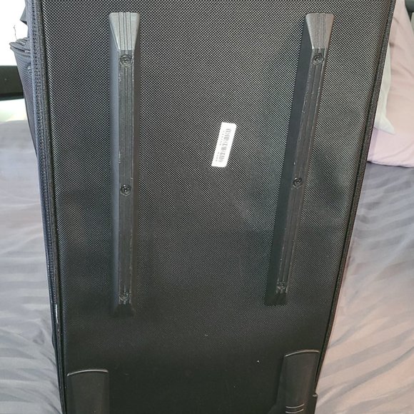 30" long High Sierra rolling suitcase - Picture 3 of 7